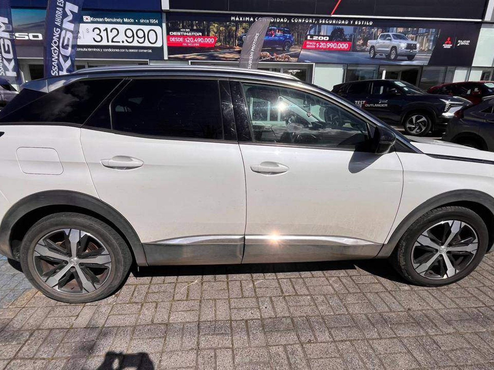 Peugeot 3008 1.5 Allure Pack Bluehdi 4x2 130 Eat8 5p 2022 - Foto 3 de 5