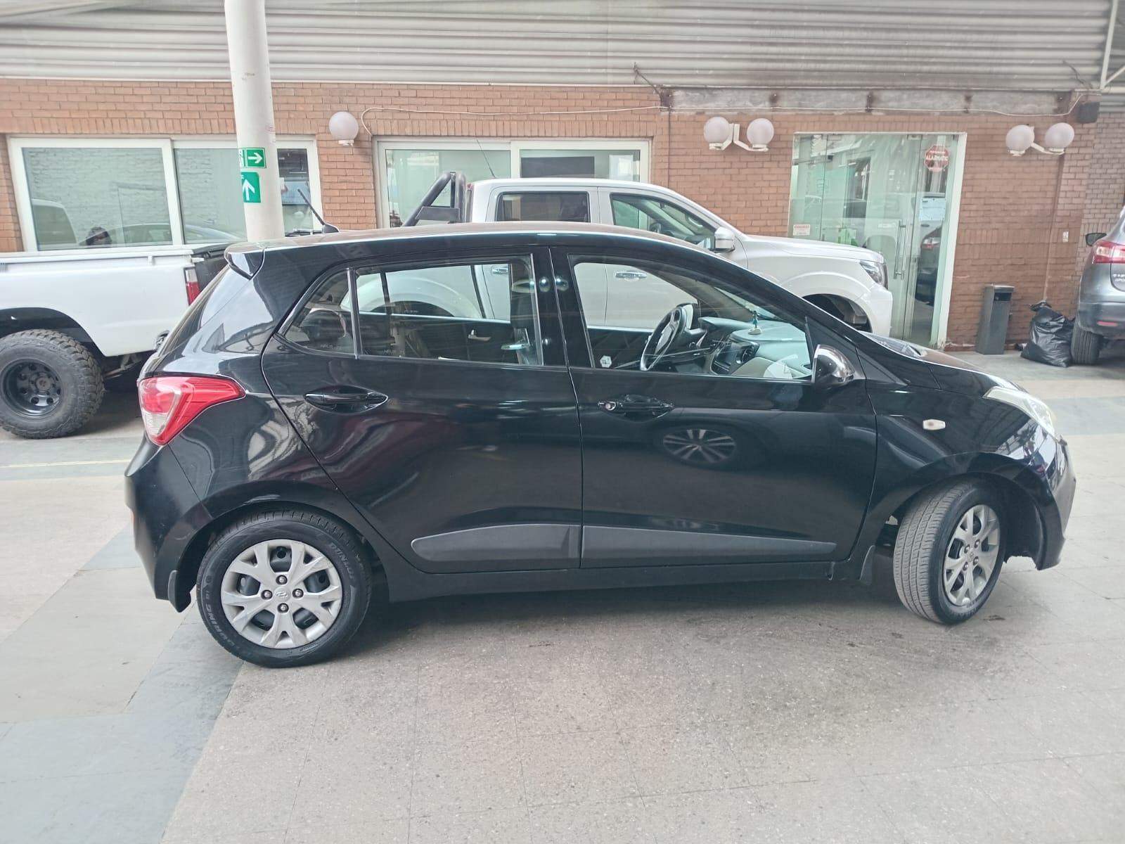 Hyundai Grand I10 1.2 Gls 4x2 Hb Ba Ac Mt 5p 2016 - Foto 3 de 5