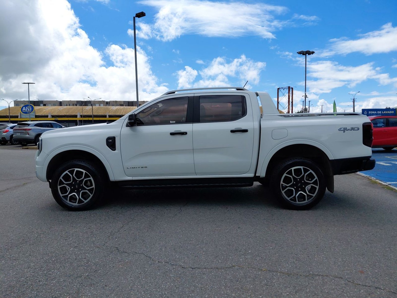 Ford Ranger 3.0 Ltd Diesel 4x4 Dob. Cab. At 4p 2025 - Foto 4 de 8