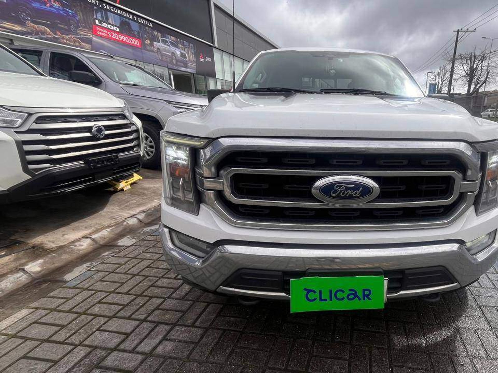 Ford F-150 5.0 Xlt Cc Dob. Cab. 4x4 At 4p 2024 - Foto 2 de 5