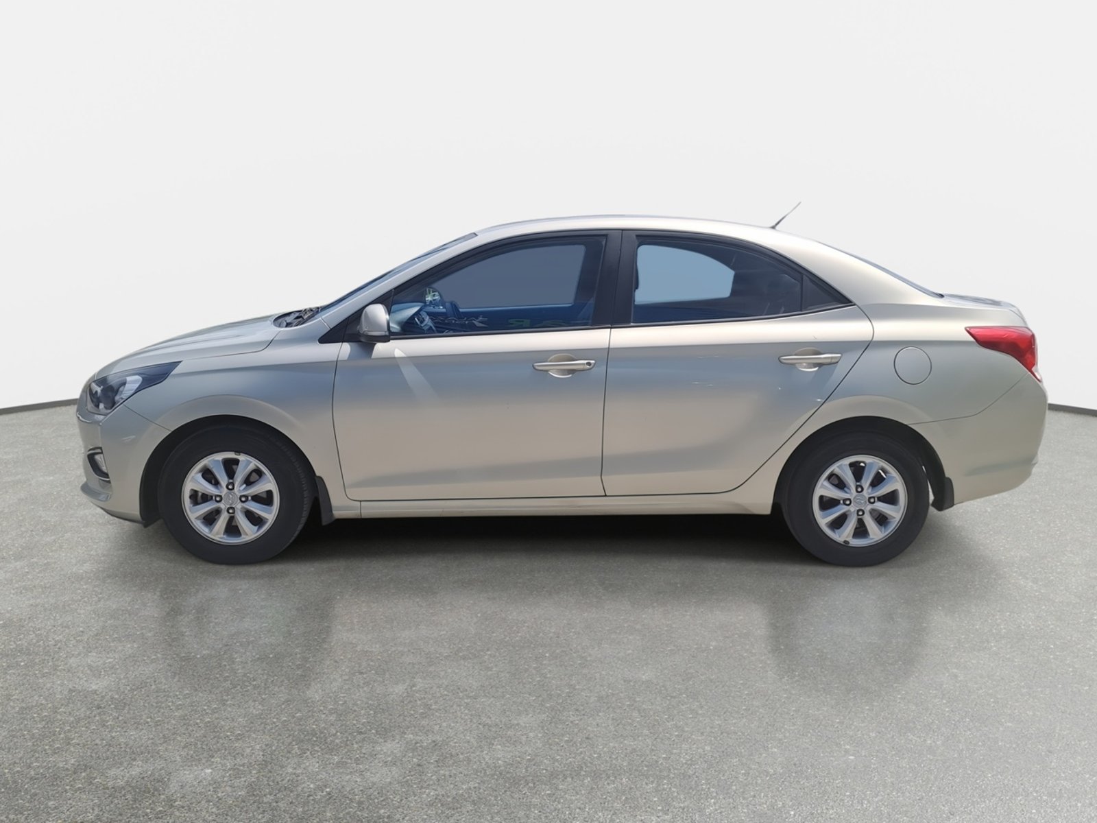 Hyundai Verna 1.4 Cb Value 4x2 Mt5 4p 2022 - Foto 4 de 8