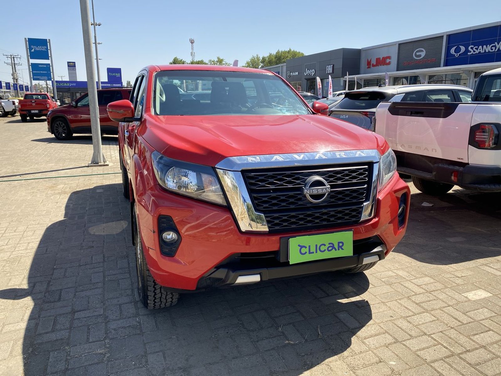 Nissan Navara 2.3d Xe Diesel 4x2 Dob.cab. Mt 4p 2024 - Foto 2 de 8