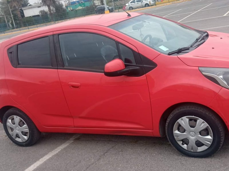 Chevrolet Spark Gt 1.2 Lt 4x2 Ac Mt 5p 2019 - Imagen 3 de 5