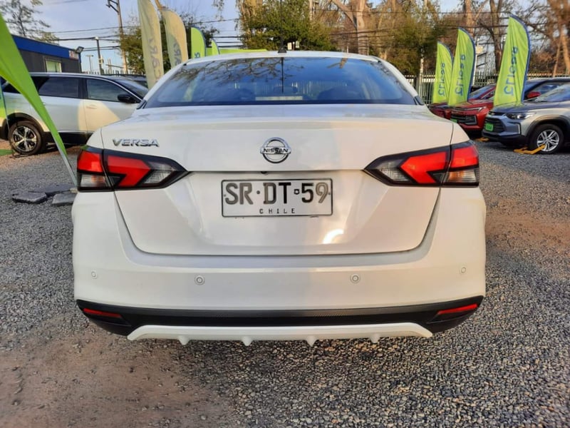 Nissan Versa 1.6 Sense 4x2 Mt 4p 2023 - Imagen 5 de 5