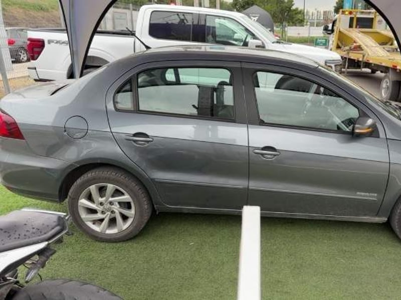 Volkswagen Voyage 1.6 Highline 4x2 Mt 4p 2021 - Imagen 3 de 5