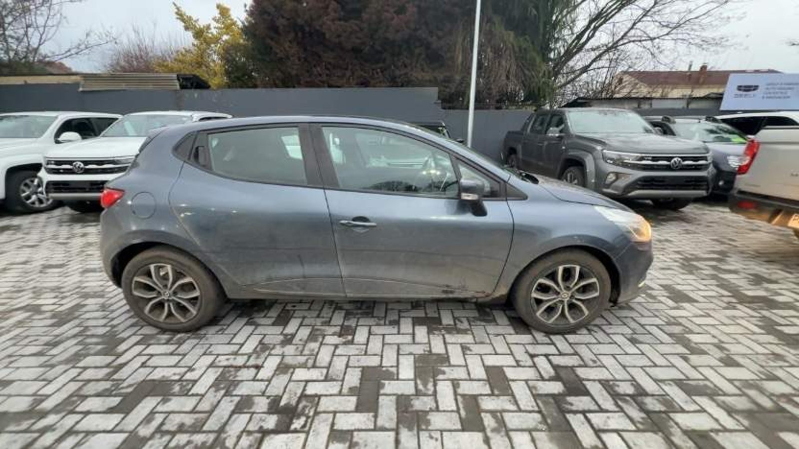 Renault Clio 0.9t Expression 4x2 Hb Mt 5p 2020 - Imagen 3 de 5