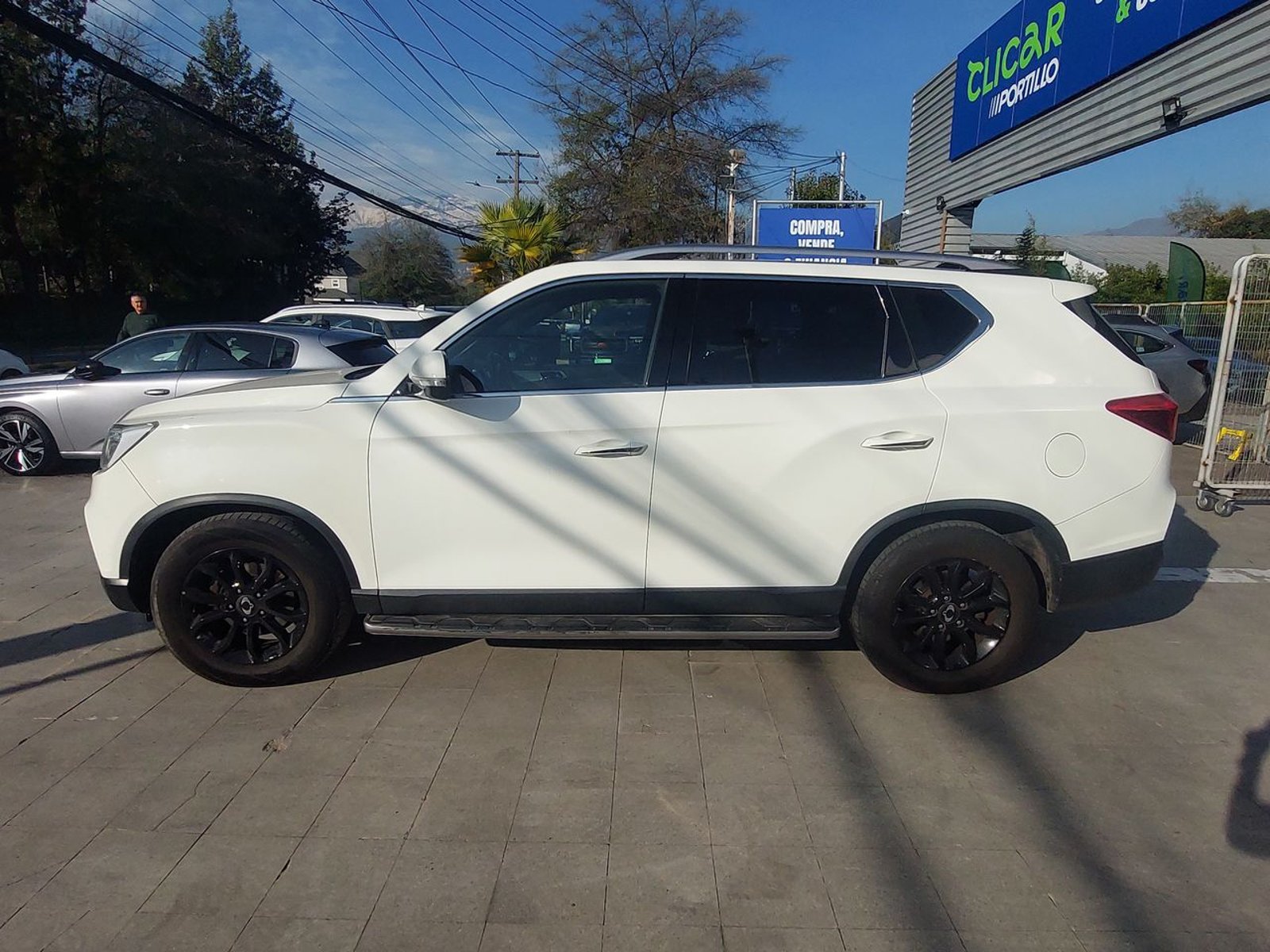 SsangYong Rexton 2.2 Yrx201 Diesel 4x2 At 5p 2018 - Foto 4 de 8