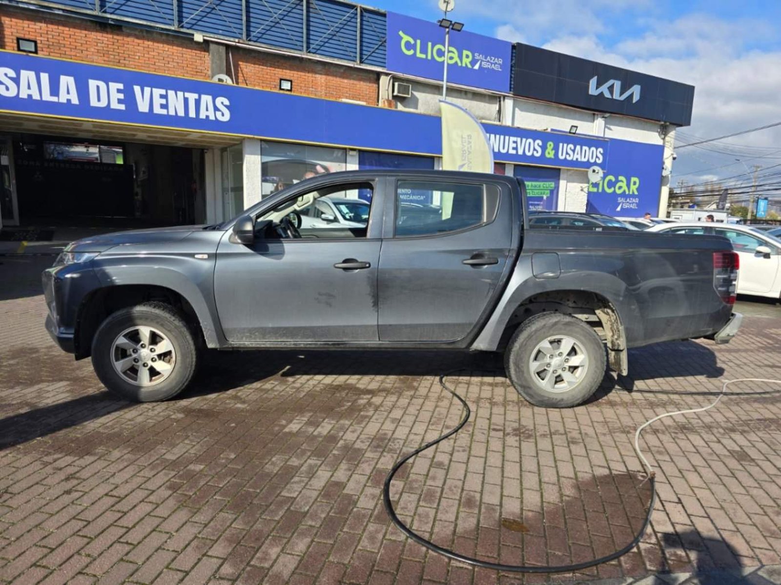 Mitsubishi L200 2.4 Work Cr Diesel Dob. Cab. 4x2 Mt 4p 2023 - Imagen 8 de 8
