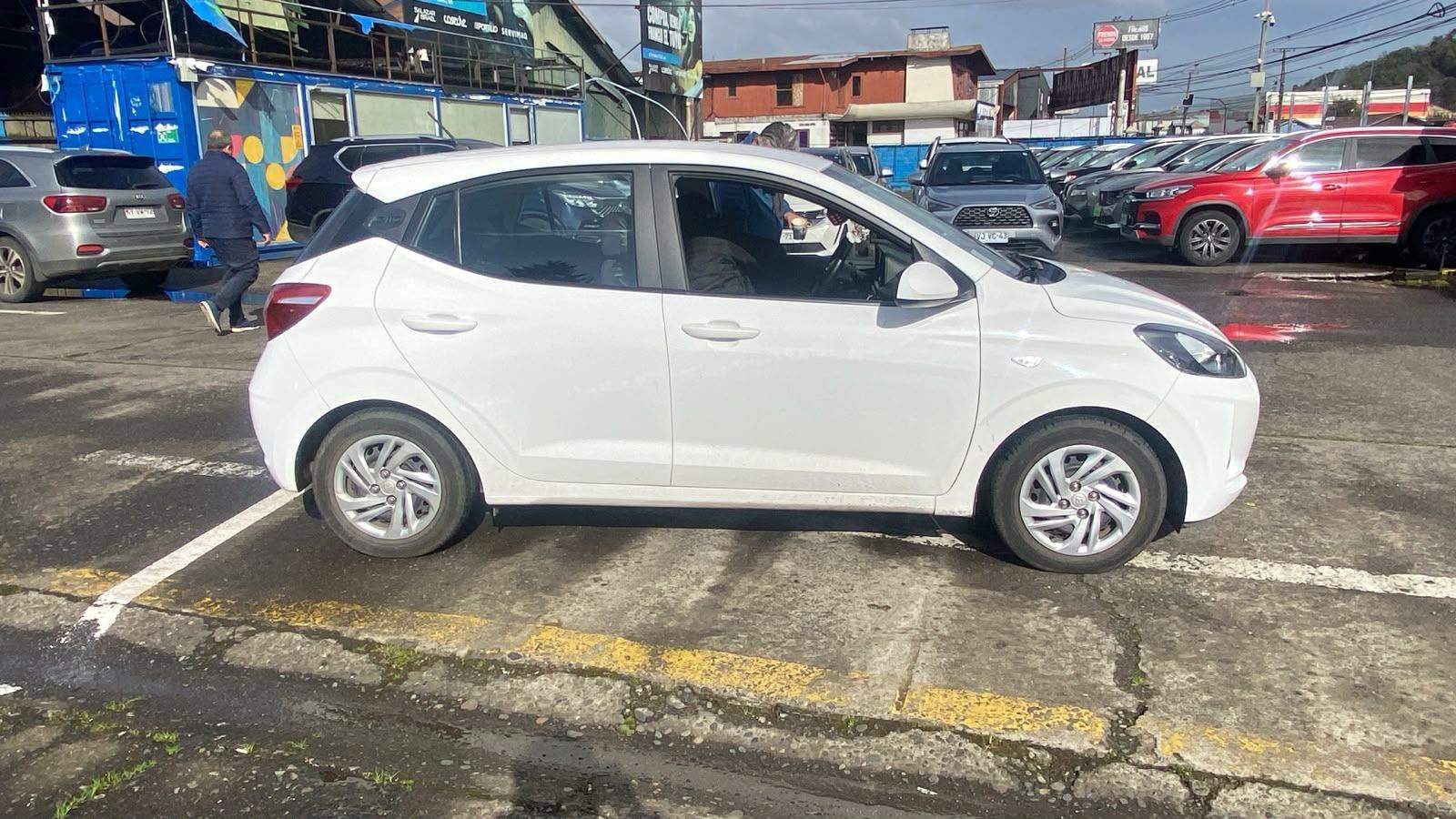 Hyundai Grand I10 1.2 Plus 4x2 Hb Mt 5p 2022 - Imagen 3 de 5