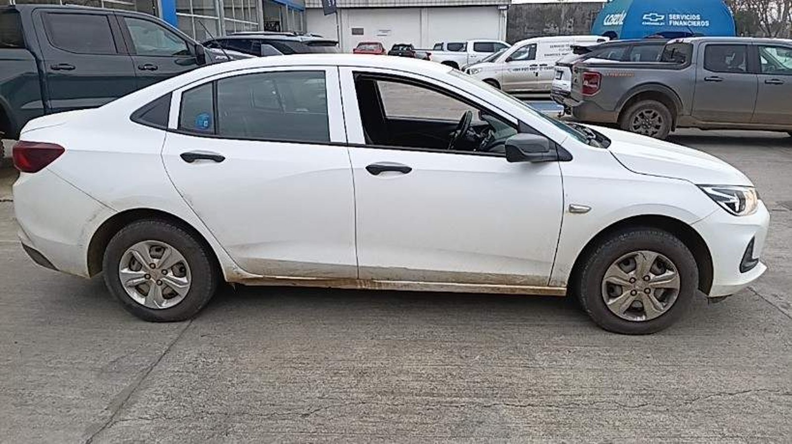 Chevrolet Onix 1.0t Lt 4x2 Sedan Mt 4p 2021 - Imagen 3 de 5