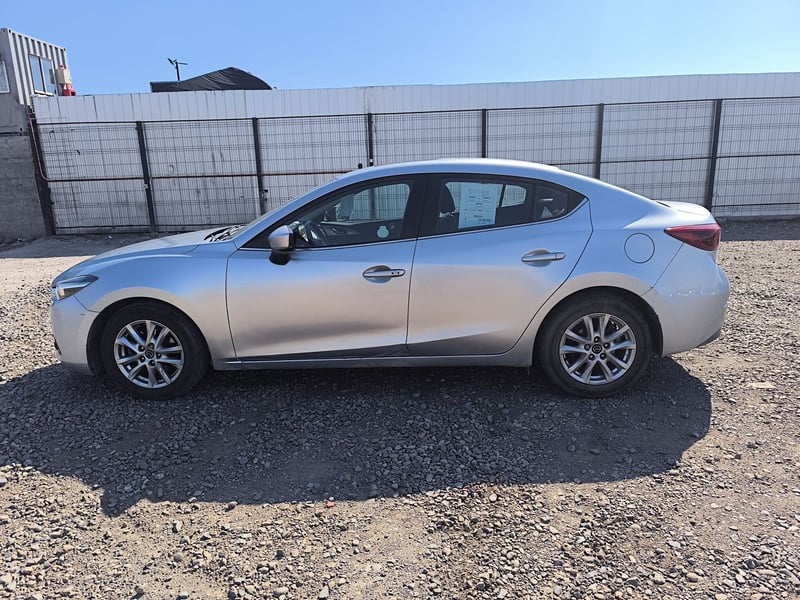 Mazda 3 2.0 V 4x2 Sdn Sunroof 6at 4p 2017 - Imagen 4 de 8