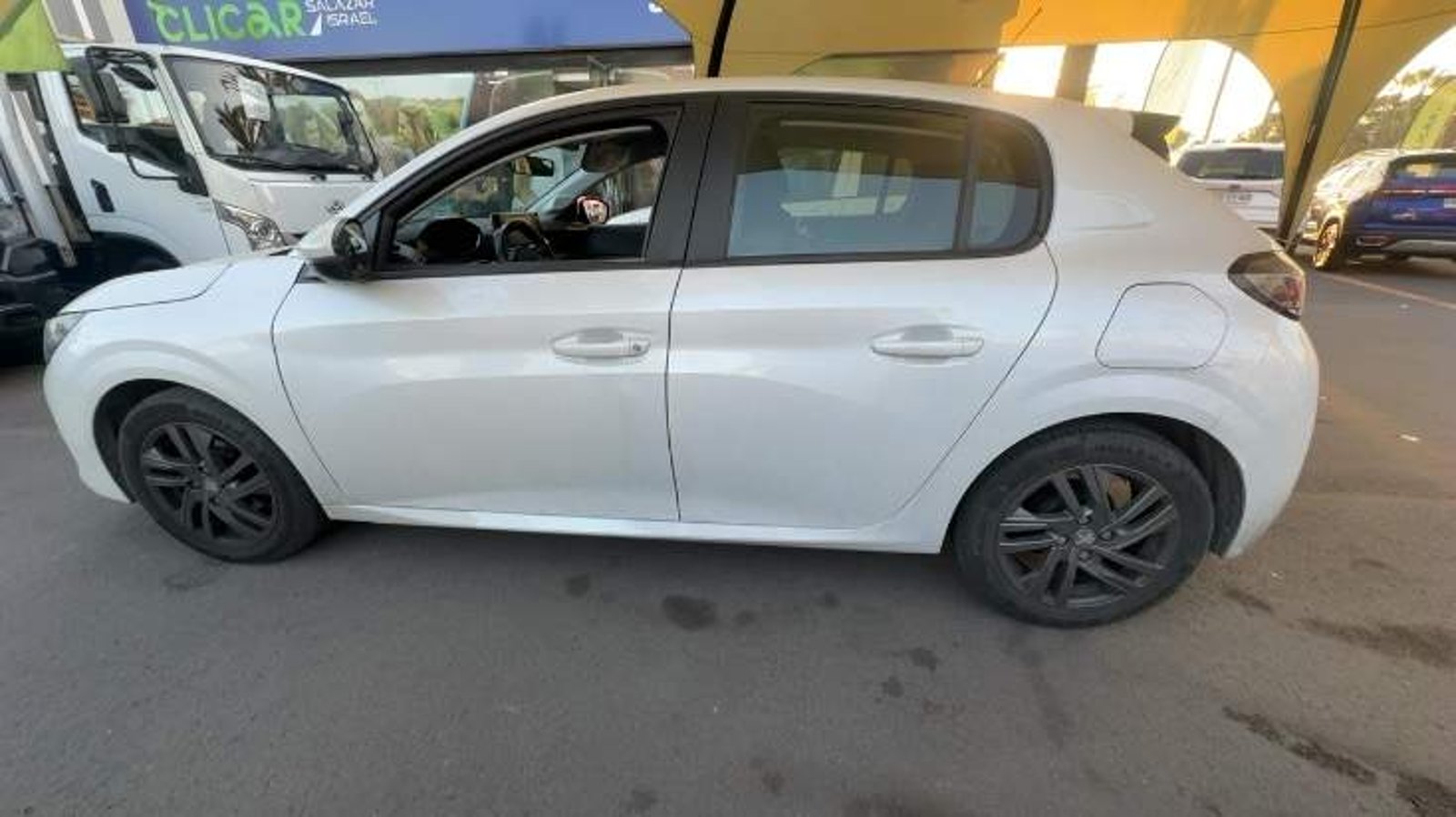Peugeot 208 1.2 Active Pack Puretech 4x2 75 Mt 5p 2021 - Imagen 8 de 8