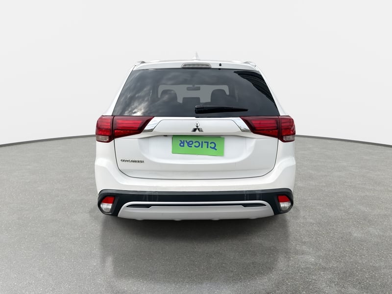 Mitsubishi Outlander 2.0 4x2 Mt 5p 2019 - Imagen 6 de 8