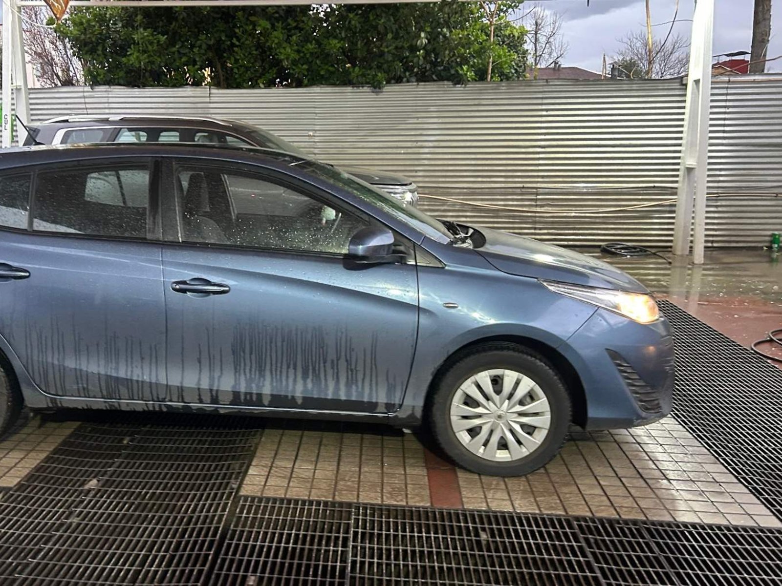 Toyota Yaris 1.5 Gle Sport 4x2 Hb Mt 5p 2019 - Foto 2 de 4