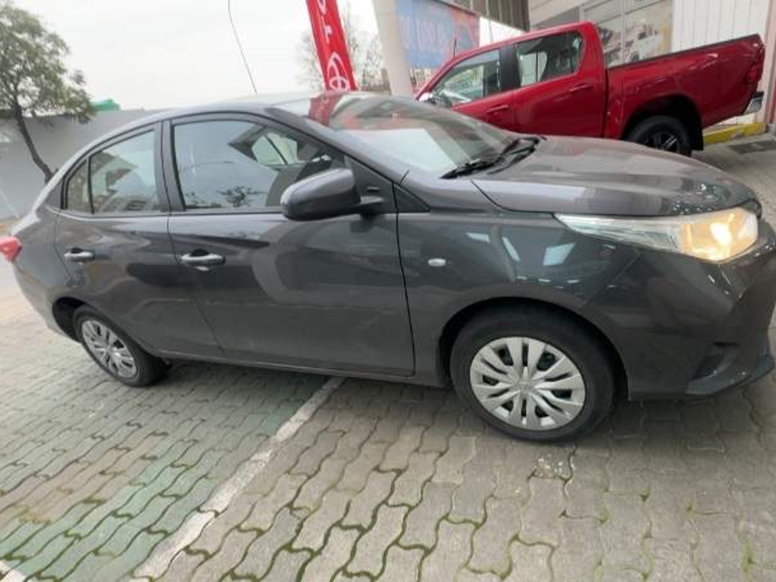 Toyota Yaris 1.5 Gli E 4x2 Mt 4p 2022 - Foto 2 de 4