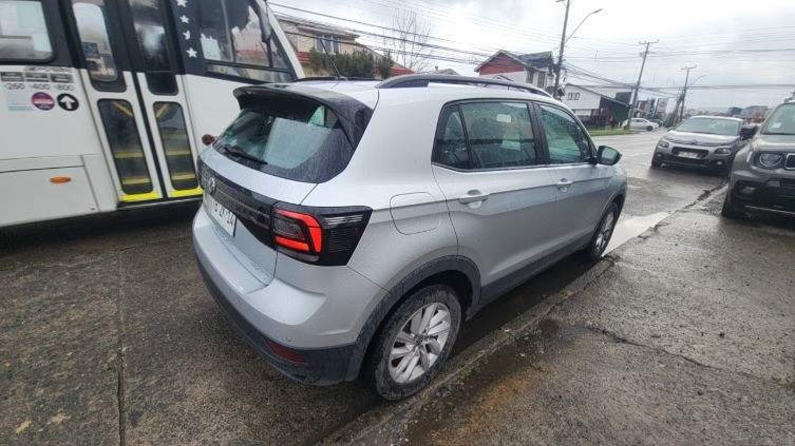 Volkswagen T-cross 1.0 Tsi Trendline 4x2 5mt 5p 2024 - Imagen 3 de 4