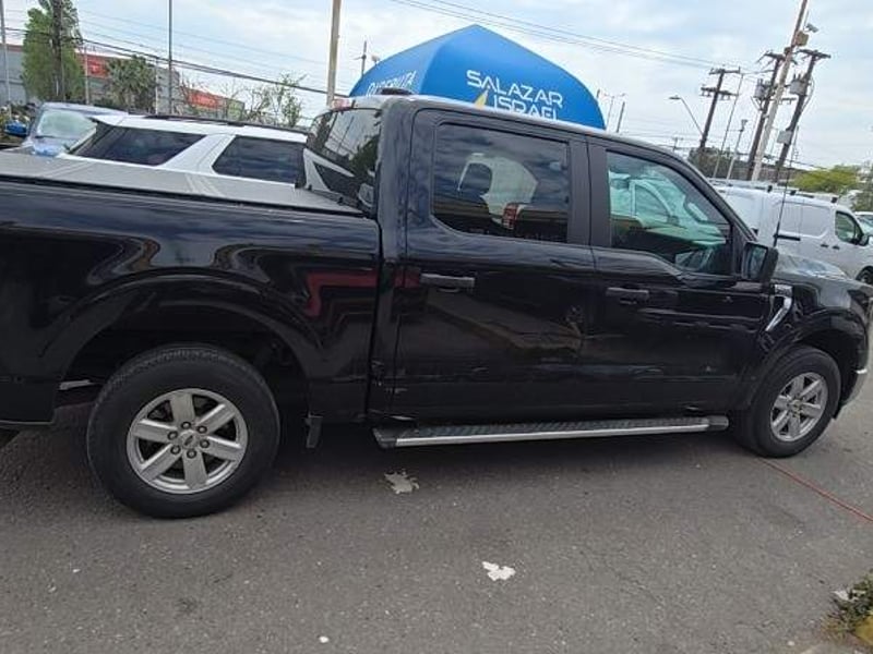 Ford F-150 3.3 Xlt Cc Dob. Cab. 4x2 At 4p 2024 - Imagen 3 de 5