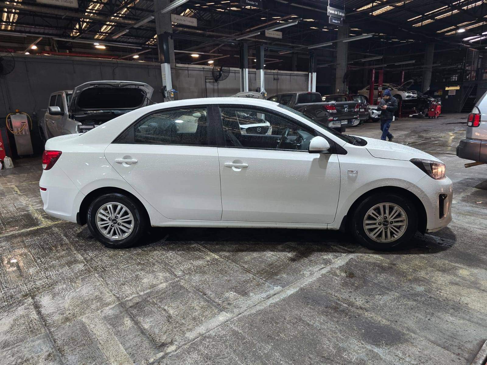 Kia Soluto 1.4 Ex Full 4x2 Mt 4p 2024 - Foto 3 de 5