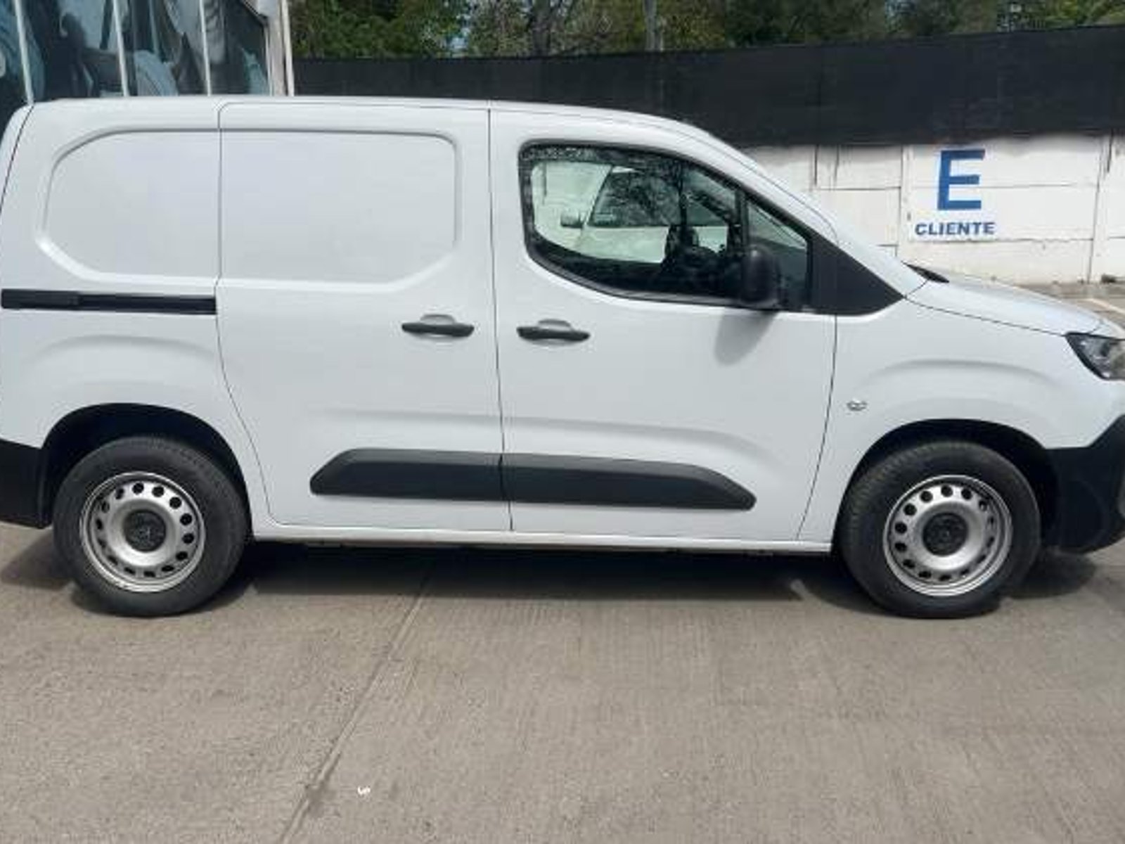 Peugeot Partner 1.5 L1 Hdi Diesel 100hp 4x2 Mt 5p 2025 - Foto 3 de 5