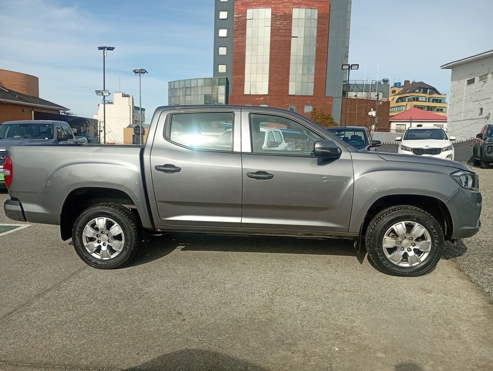 Maxus T60 2.8 Gl Diesel Dob. Cab 4x2 6mt 4p 2023 - Imagen 8 de 8