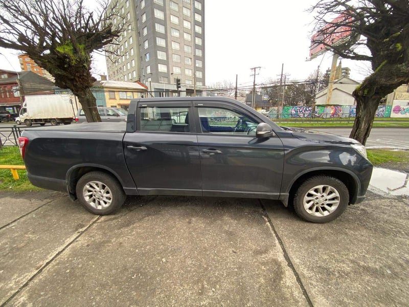 SsangYong Musso 2.2 Grand Glx Td Diesel 2wd Mt6 4p 2023 - Imagen 3 de 5