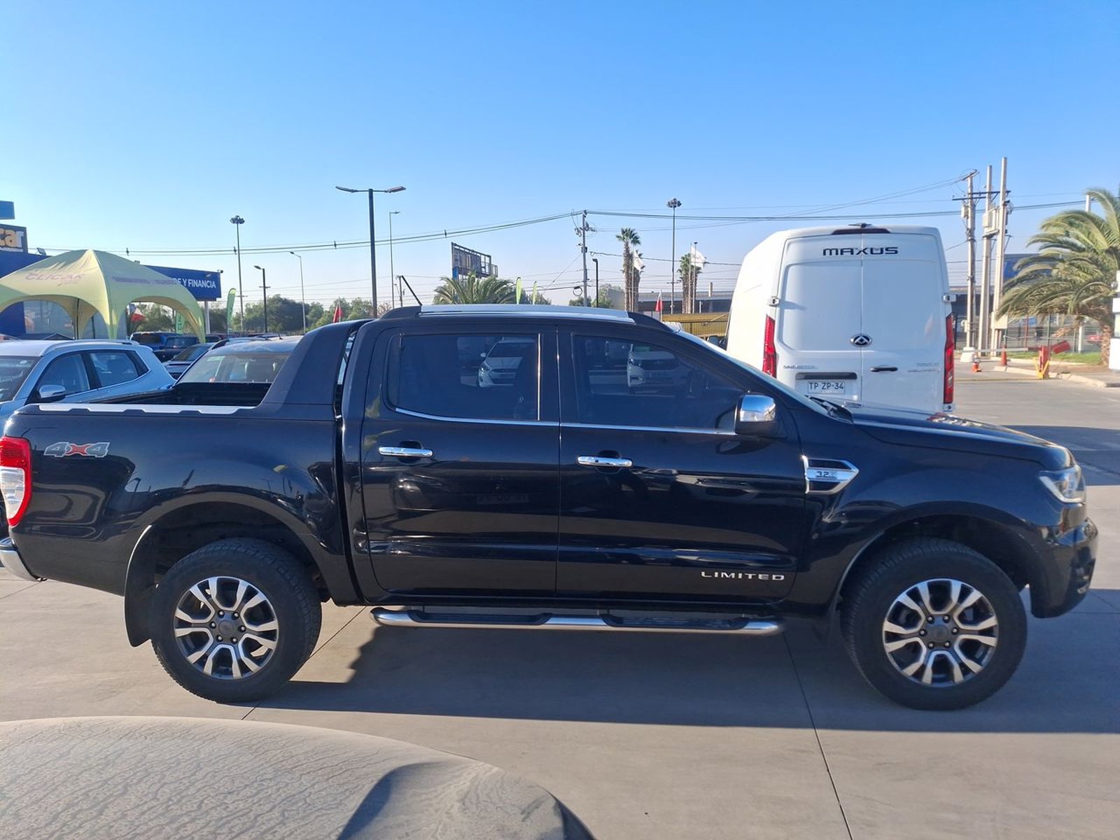 Ford Ranger 3.2 Ltd 4x4 Diesel Dob. Cab. At 4p 2023 - Foto 4 de 8