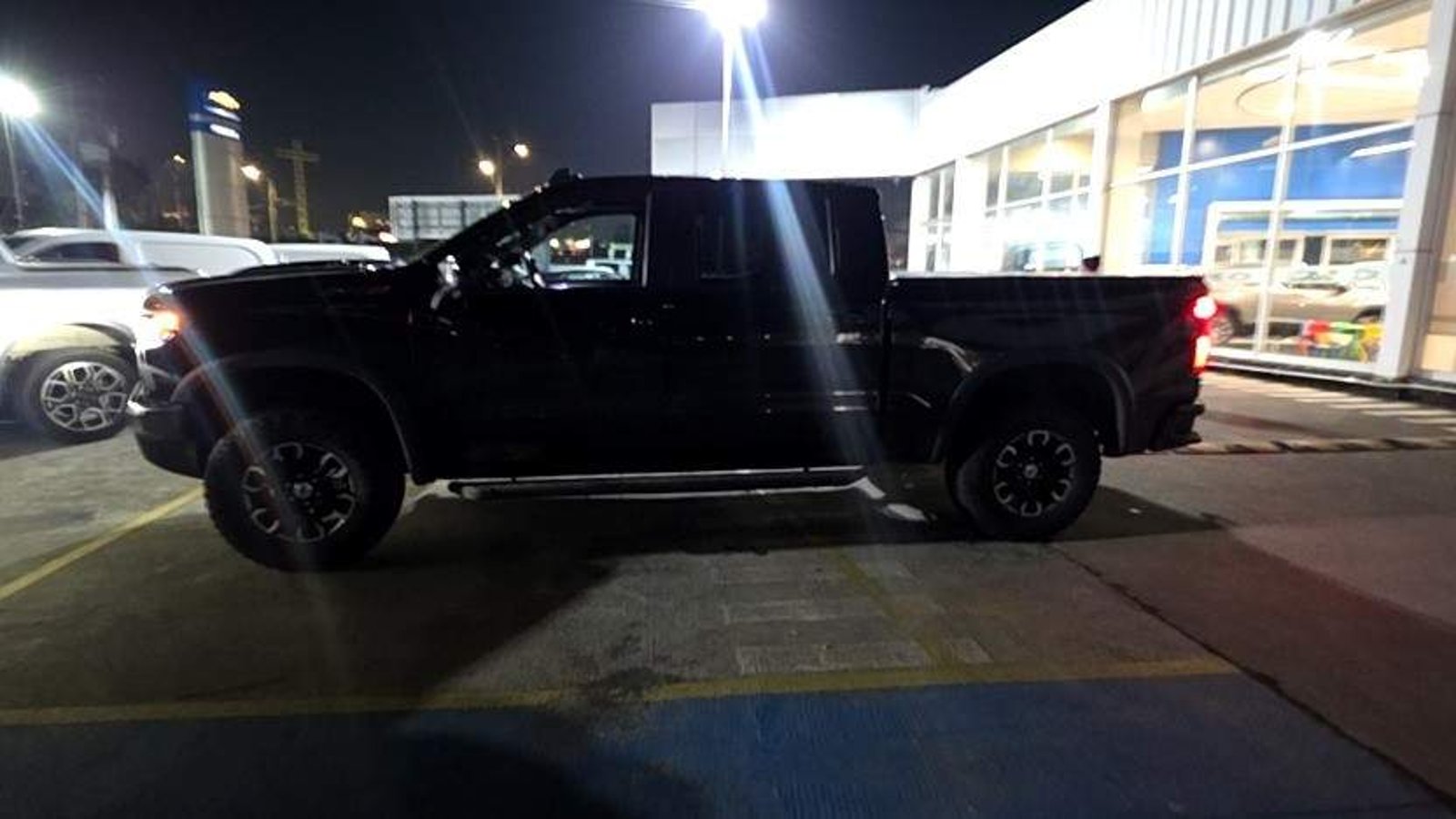 Chevrolet Silverado 6.2 Zr2 R 4x4 At 4p 2025 - Imagen 8 de 8