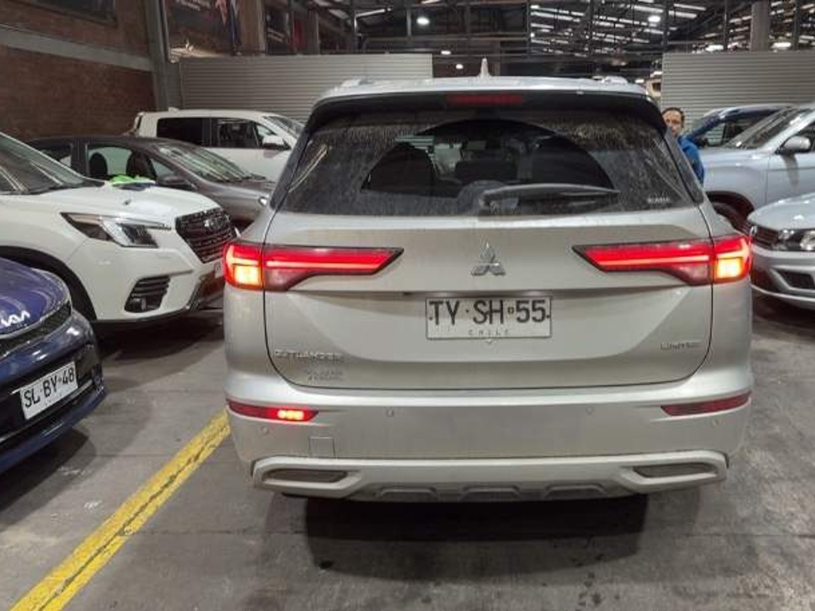 Mitsubishi Outlander 2.5 Gls Limited P 4x4 At 5p 2025 - Foto 5 de 5