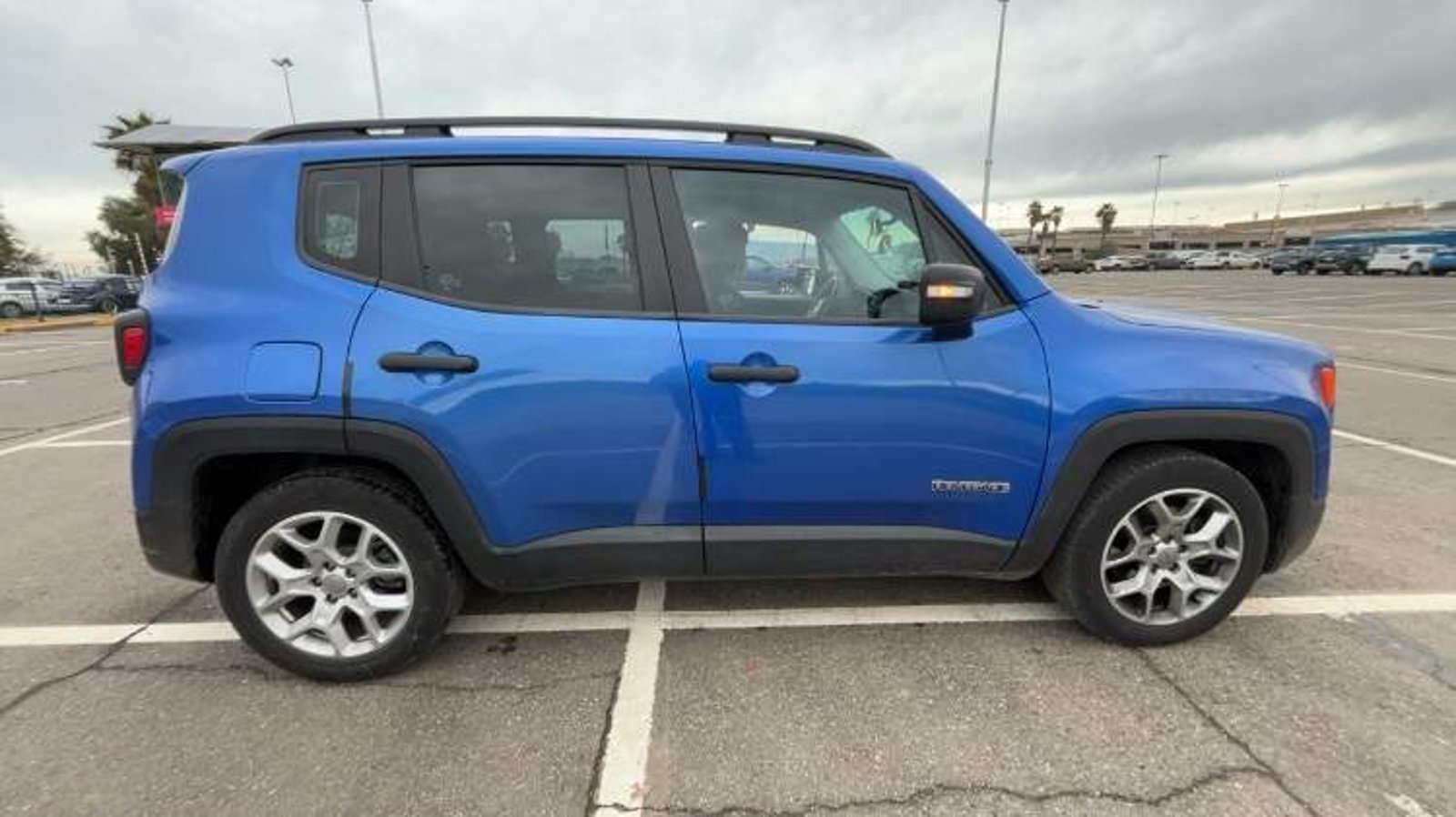 Jeep Renegade 1.8 Sport Lx 4x2 At 5p 2018 - Imagen 3 de 5