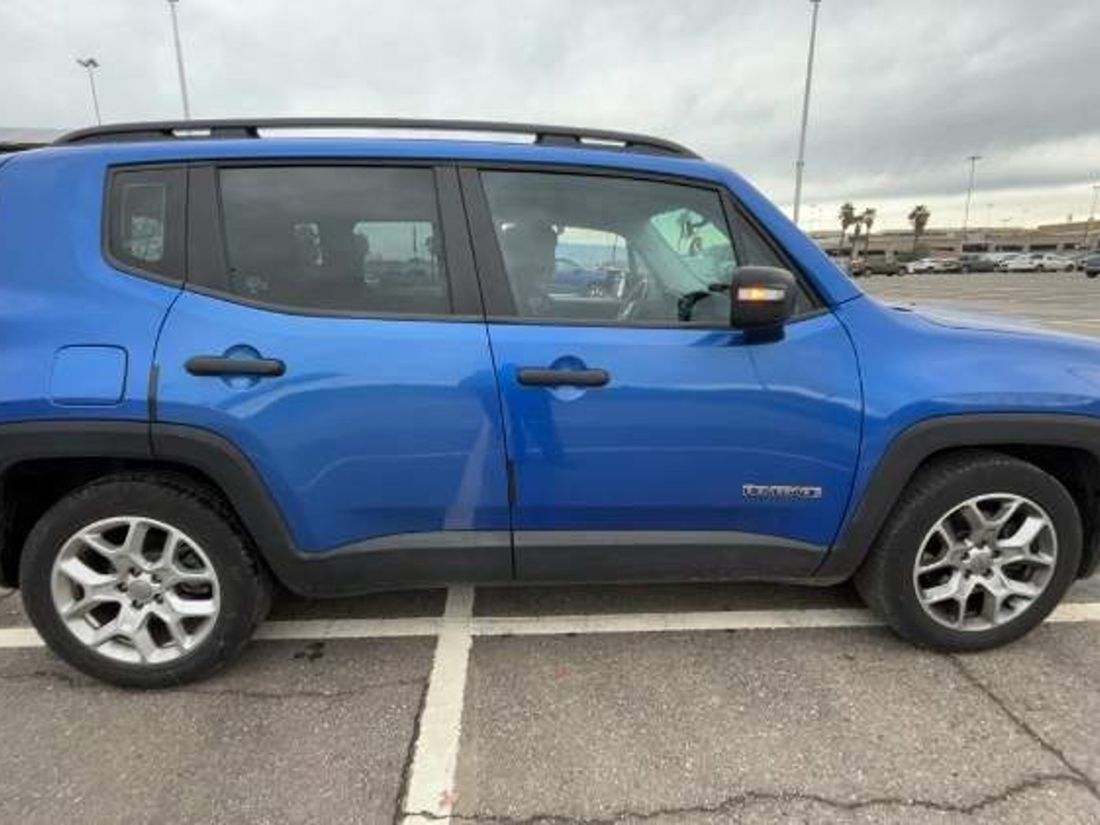Jeep Renegade 1.8 Sport Lx 4x2 At 5p 2018 - Foto 3 de 5