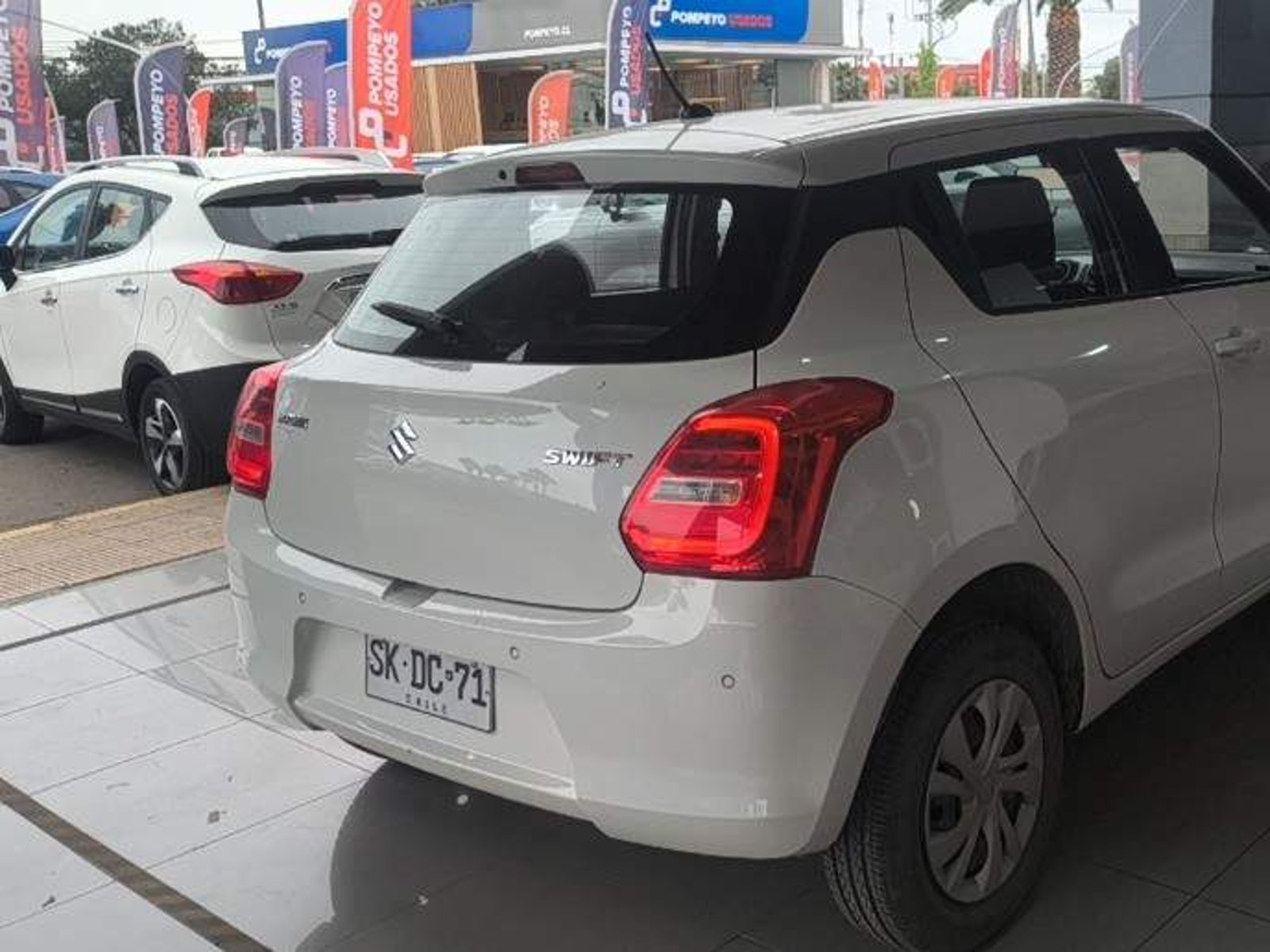Suzuki Swift 1.2 Gl 4x2 Hb Mt 5p 2023 - Foto 4 de 5