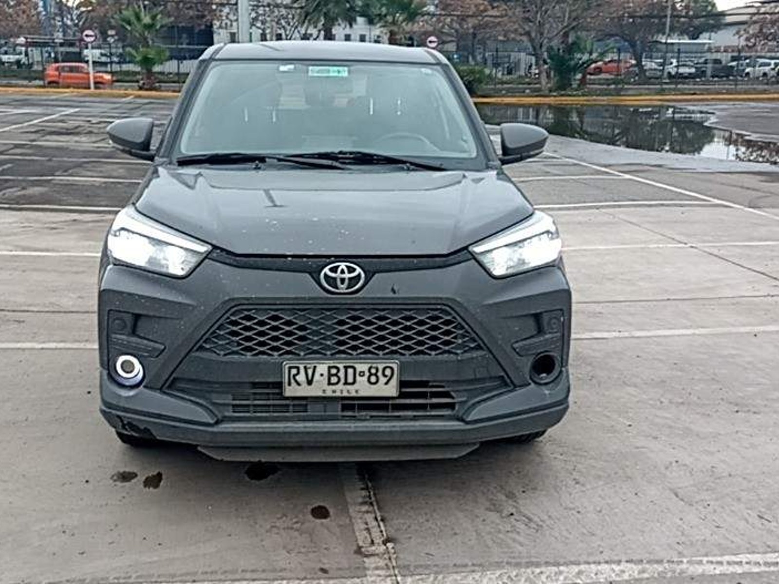Toyota Raize 1.2 E 4x2 Mt 5p 2022 - Foto 2 de 5