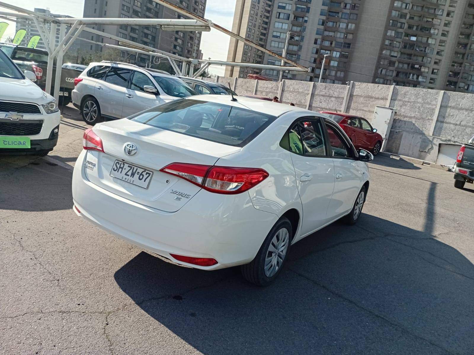 Toyota Yaris 1.5 Gli E 4x2 Mt 4p 2023 - Foto 4 de 8
