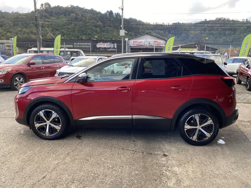 Peugeot 3008 1.5 Allure Pack Bluehdi 130 4x2 Eat8 5p 2023 - Imagen 4 de 8