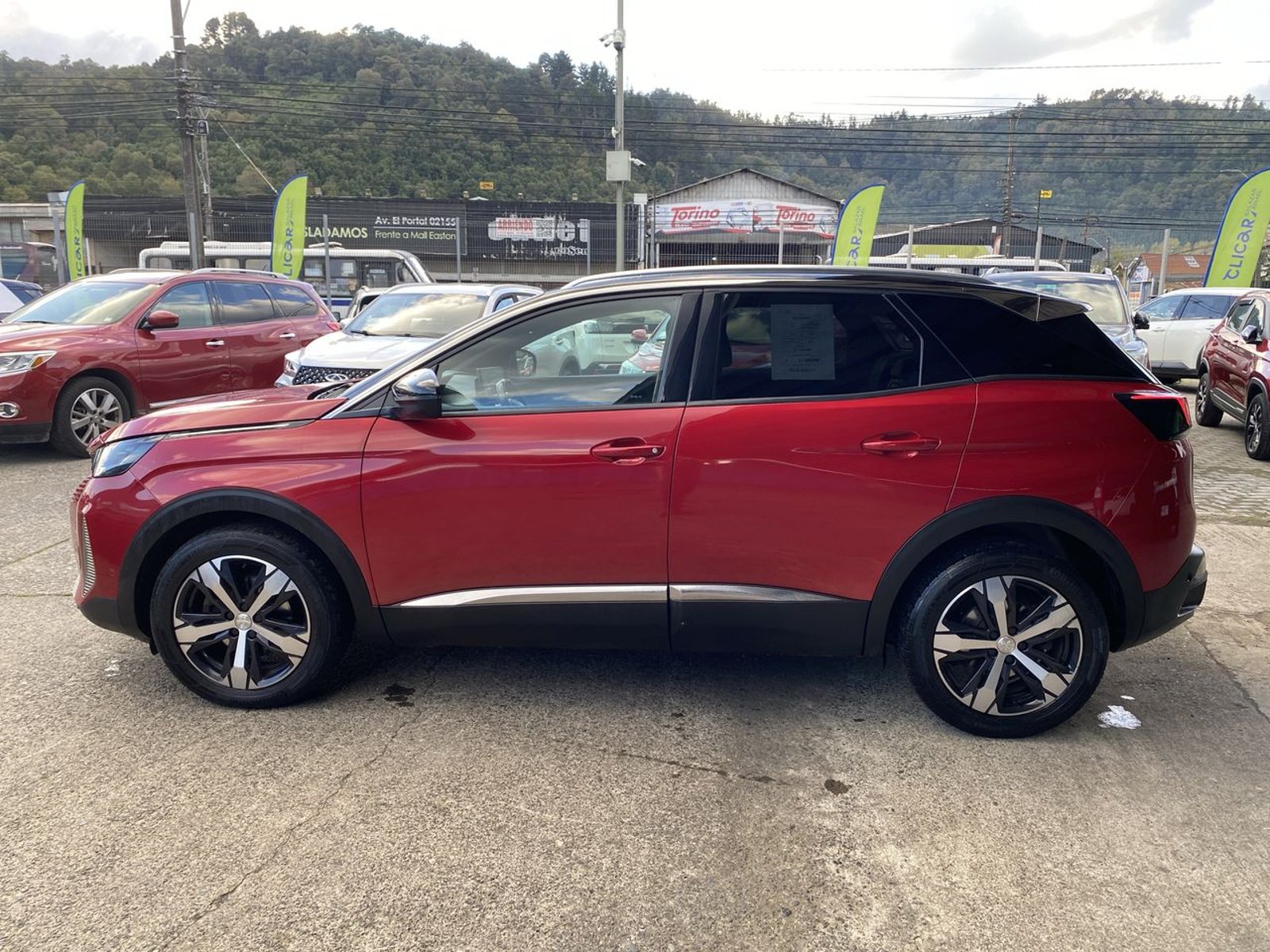 Peugeot 3008 1.5 Allure Pack Bluehdi 130 4x2 Eat8 5p 2023 - Foto 4 de 8