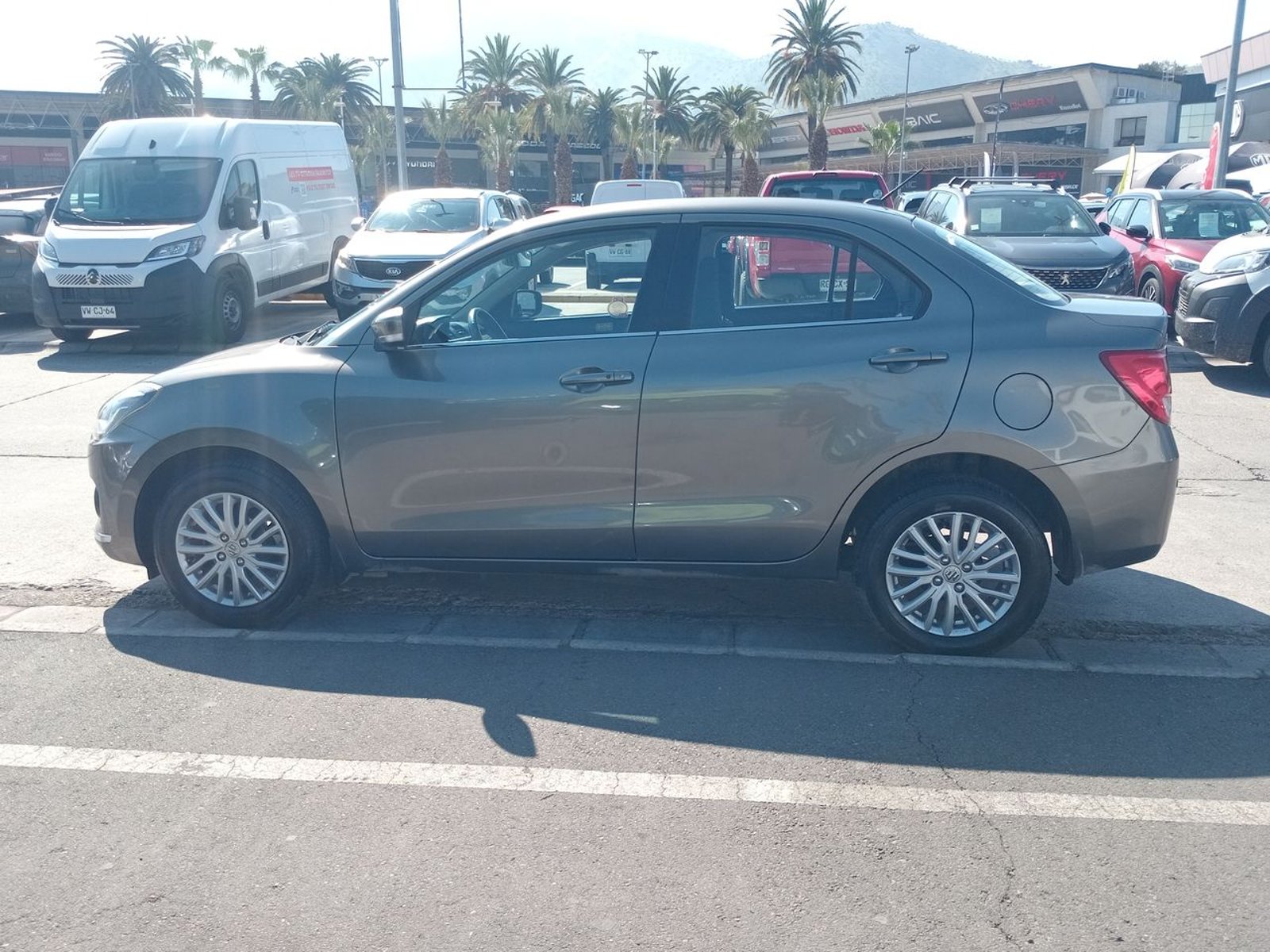 Suzuki Dzire 1.2 Glx 4x2 At 4p 2021 - Foto 4 de 8