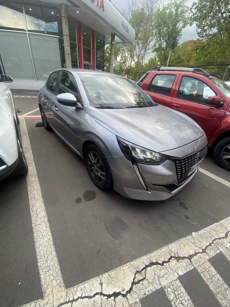 Peugeot 208 1.2 Signature Puretech 4x2 8… 2021