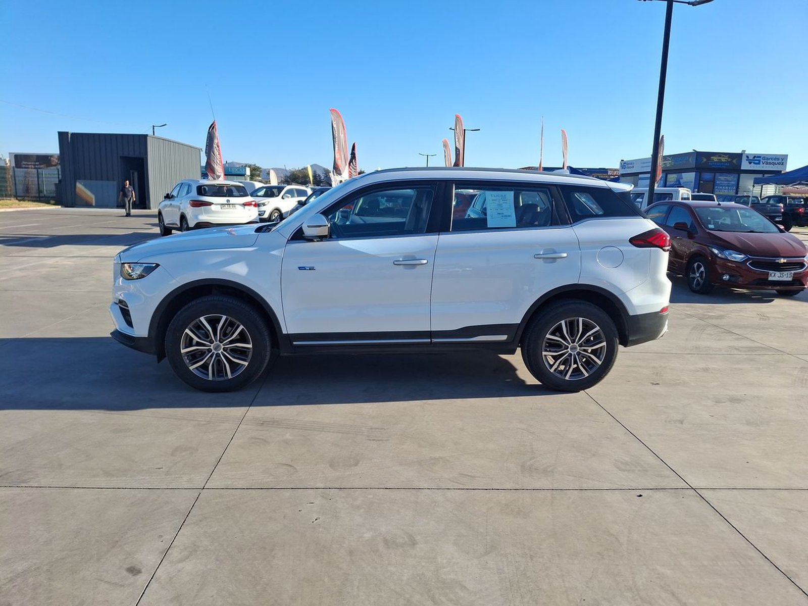 Geely Azkarra 1.5t Luxury 4x4 Dct 7at 5p 2024 - Foto 4 de 8