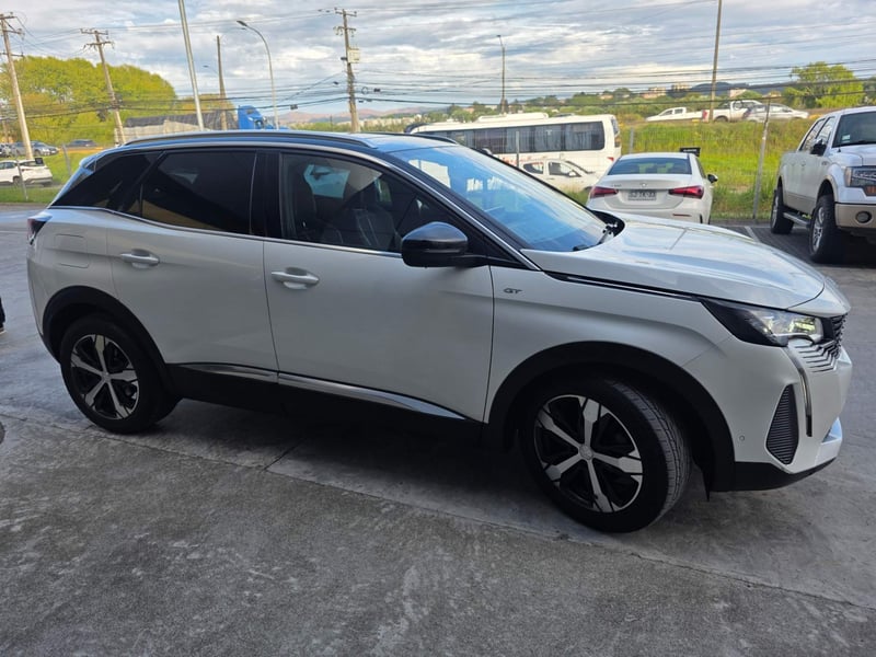 Peugeot 3008 1.5 Gt Bluehdi 4x2 130 Eat8 5p 2022 - Imagen 3 de 5