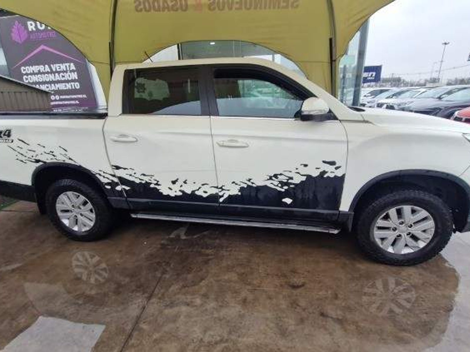 SsangYong Musso 2.2 Grand Glx Td Diesel 4wd Mt6 4p 2022 - Foto 3 de 5