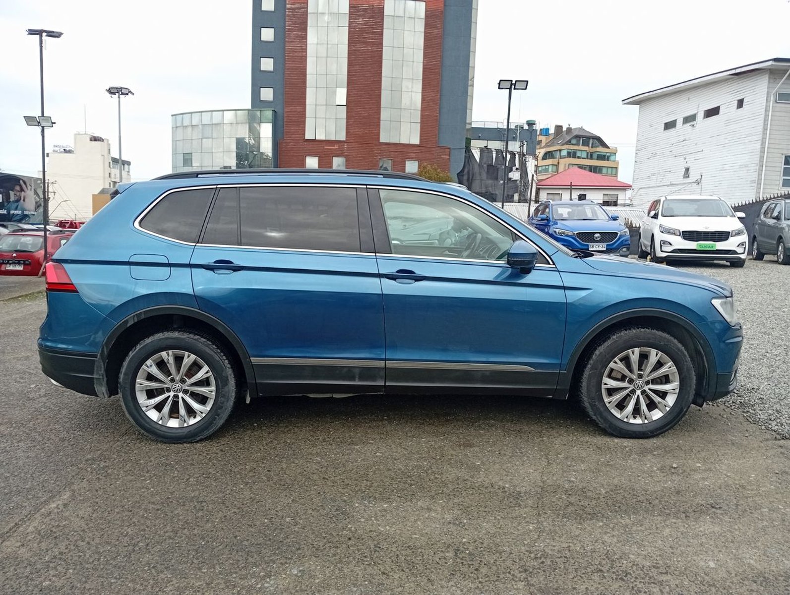 Volkswagen Tiguan 1.4 Tsi Comfortline 4x2 7a 150hp At 5p 2018 - Imagen 8 de 8