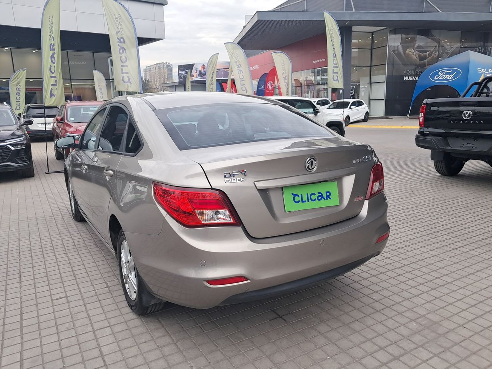 Dongfeng S50 1.5 4x2 5mt 4p 2021 - Foto 5 de 8