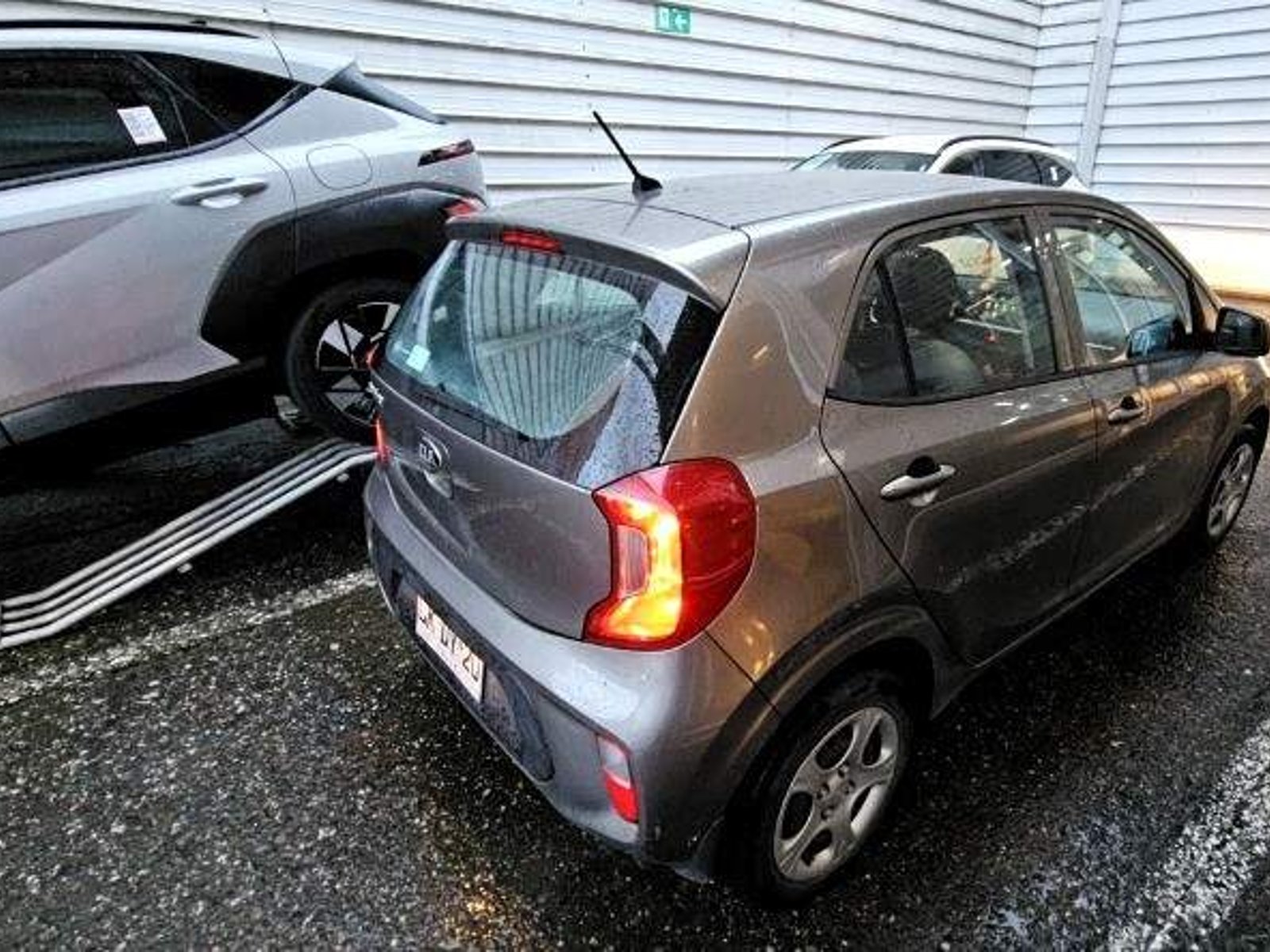 Kia Morning 1.0 Lx 4x2 Hb Abs 5mt 5p 2019 - Foto 4 de 5