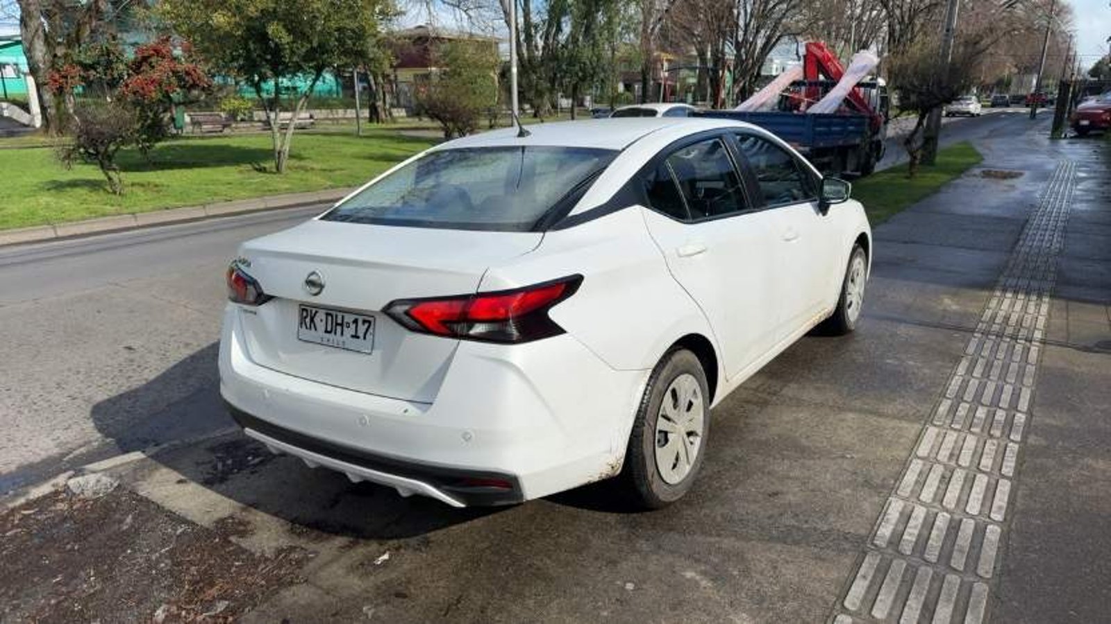Nissan Versa 1.6 Sense Mt 4p 2022 - Imagen 3 de 4