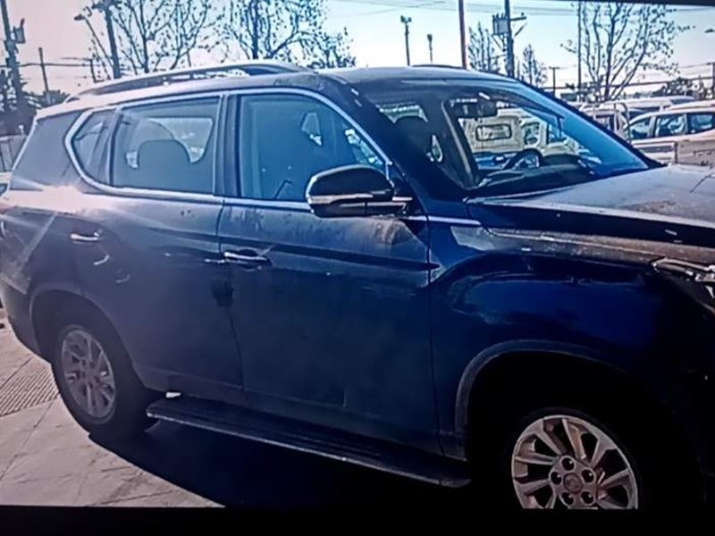 SsangYong Rexton 2.2t Glx Diesel 4x2 6ab 8at 5p 2022 - Imagen 3 de 5