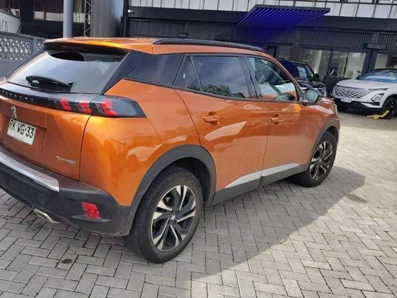 Peugeot 2008 1.2 Active Puretech 130 4x2 Mt 5p 2022 - Imagen 4 de 5