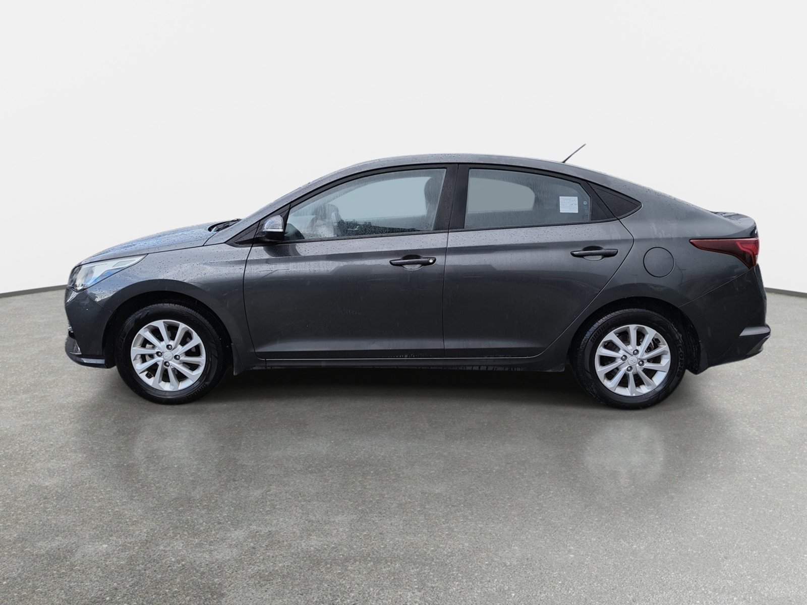 Hyundai Accent 1.4 Hci Value 4x2 Mt 4p 2021 - Foto 4 de 8