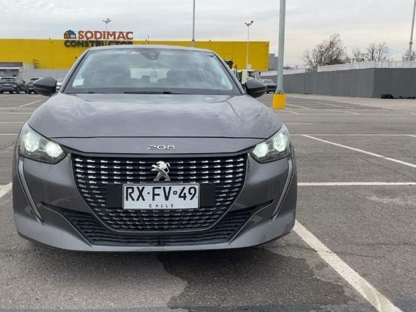 Peugeot 208 1.2 Puretech Active Pack 4x2 100 Eat8 5p 2022 - Foto 2 de 5