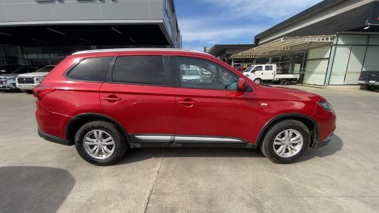 Mitsubishi Outlander 2.0 4x2 Mt 5p 2016 - Imagen 3 de 5