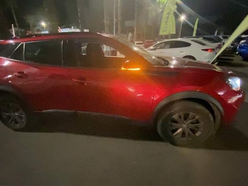 Peugeot 2008 1.2 Active Puretech 4x2 130 Mt 5p 2021 - Imagen 3 de 5